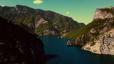 Vintage Lake 1 Alt Still