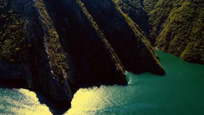 Vintage Lake 5 Alt Still